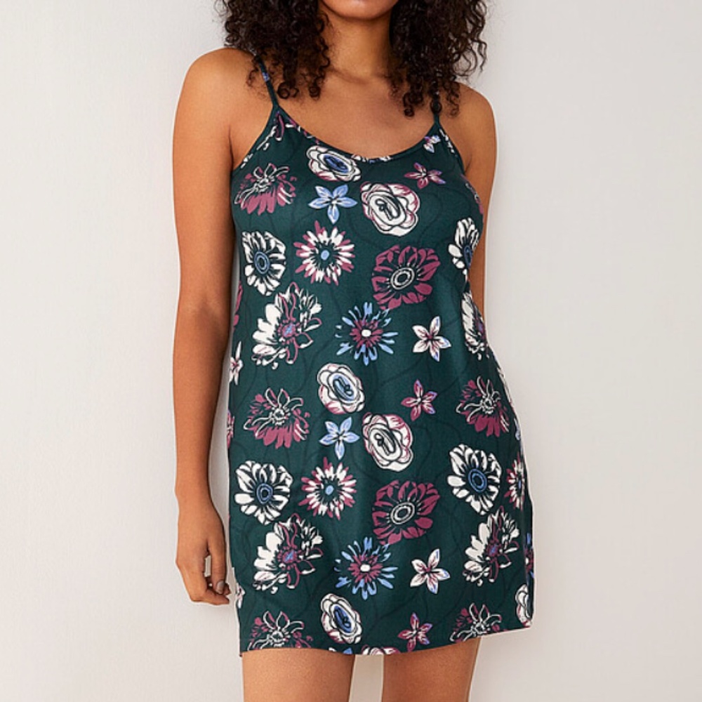Green teal and whimsical flowers velvety lounge dress night gown NWT